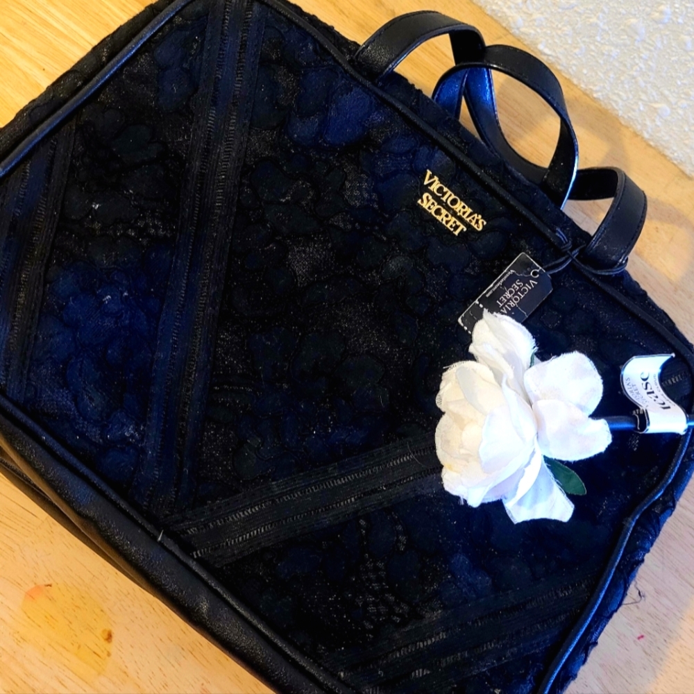 VS PINK MAKEUP TRAVEL CASE